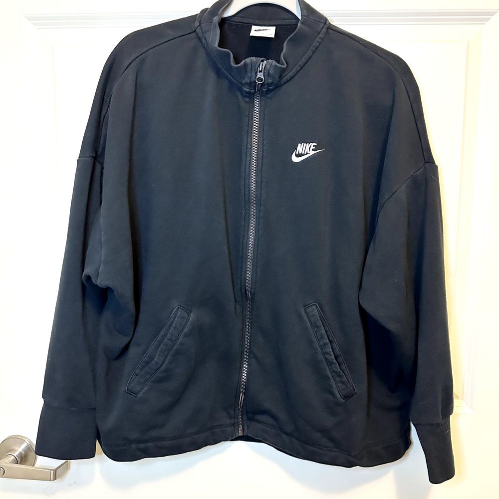 Nike Women's Small Essential Full Zip Fleece Lined Sweatshirt, Black Swoosh Logo